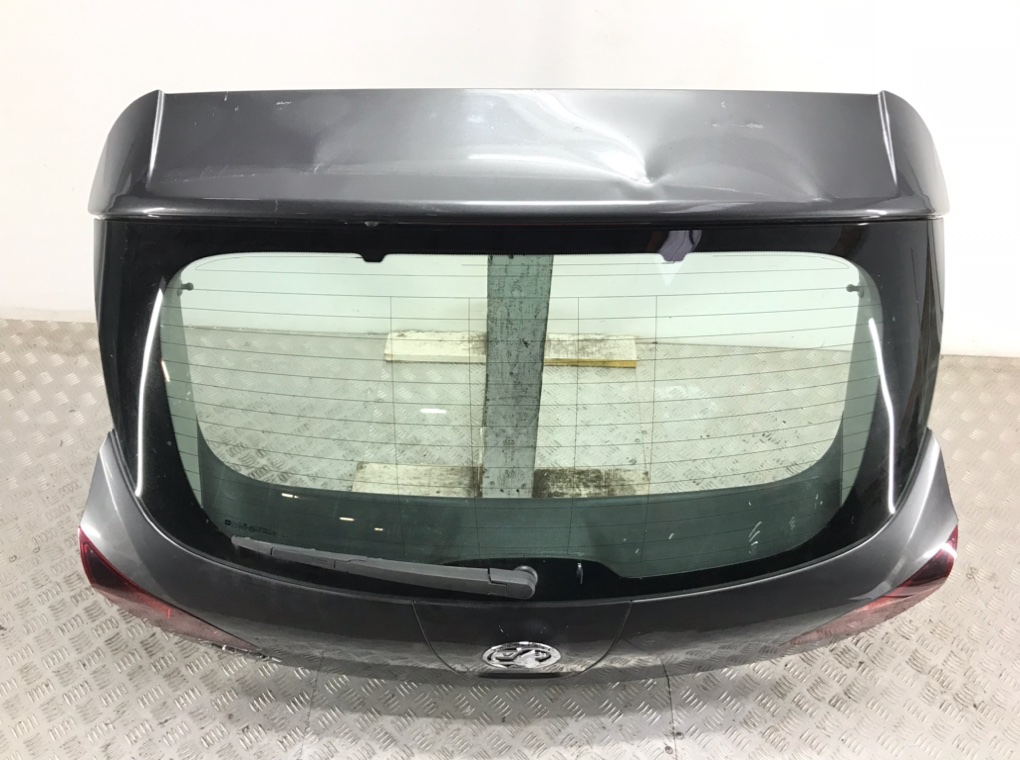 Крышка багажника для Opel Astra, 2010 г. 1.4 i бензин б/у — фото 2