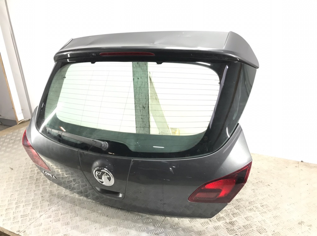 Крышка багажника для Opel Astra, 2010 г. 1.4 i бензин б/у — фото 3