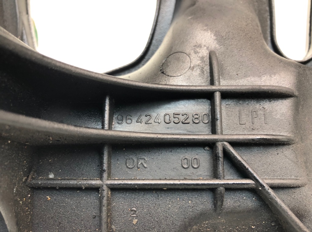Коллектор впускной для Peugeot Partner, 2000 г. 1.9 D дизель б/у — фото 7
