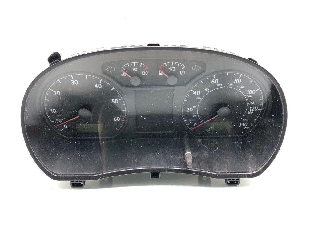 Щиток приборов (приборная панель) для Volkswagen Polo, 2002 г. 1.2 i бензин б/у