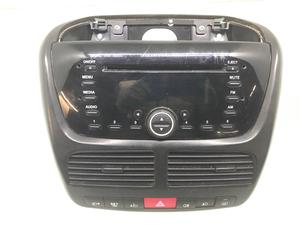 Магнитола для Fiat Doblo, 2015 г. 1.3 JTD дизель б/у