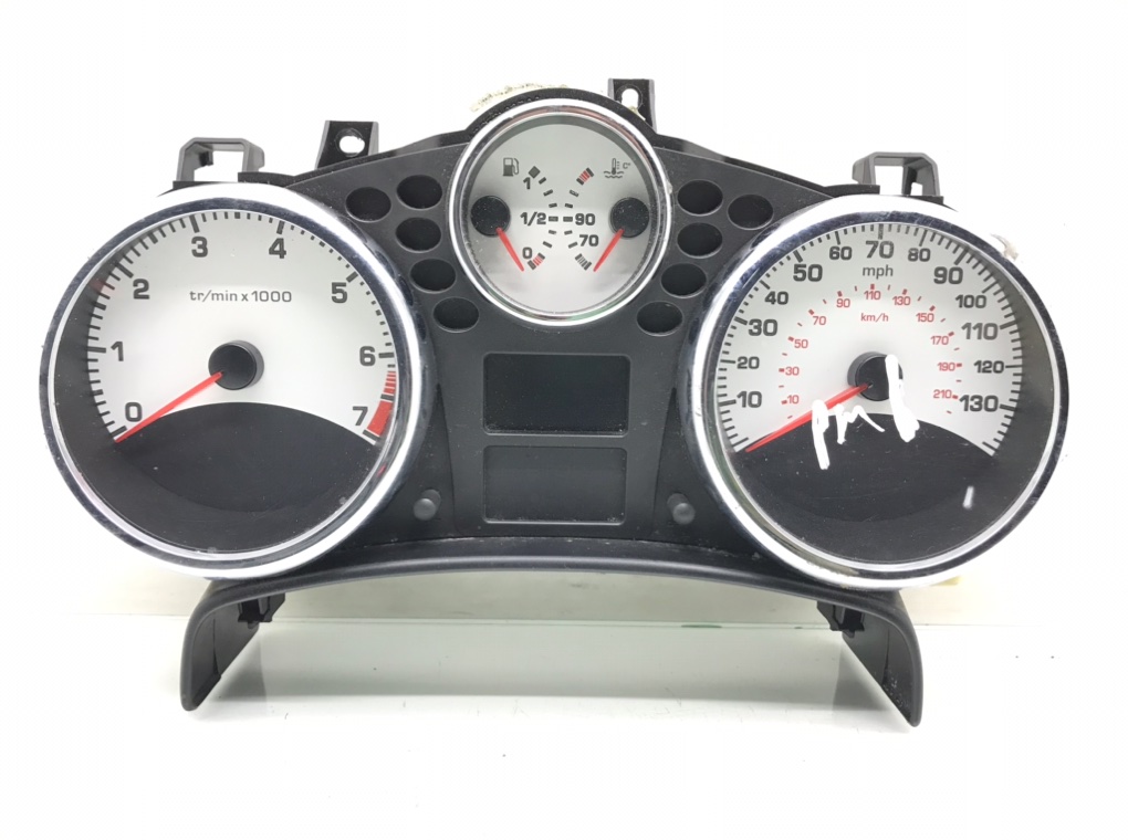 Щиток приборов (приборная панель) для Peugeot 207, 2011 г. 1.4 i бензин б/у