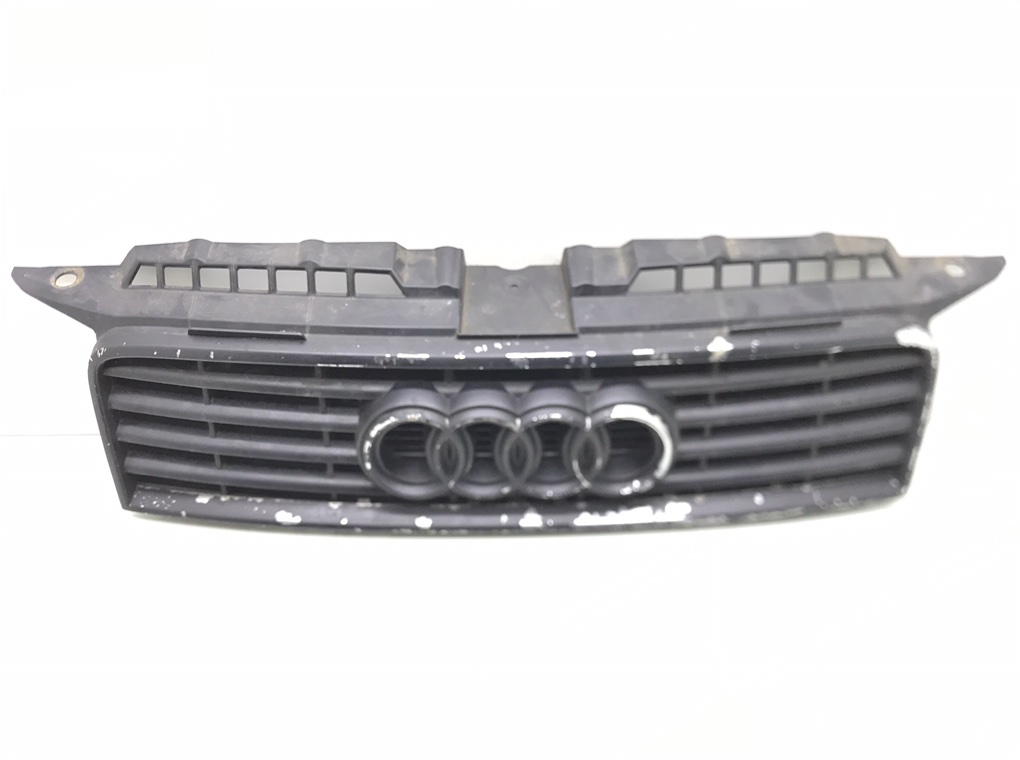 Решетка радиатора для Audi A3, 2004 г. 1.6 FSI бензин б/у