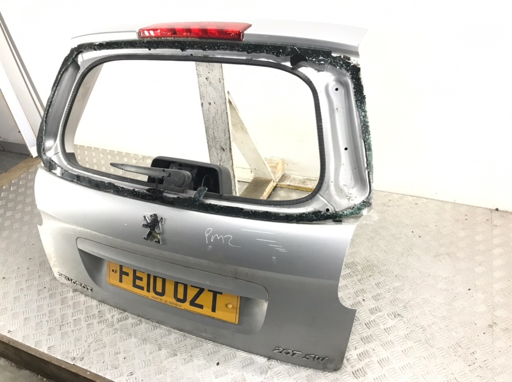 Крышка багажника для Peugeot 207, 2010 г. 1.4 i бензин б/у — фото 3