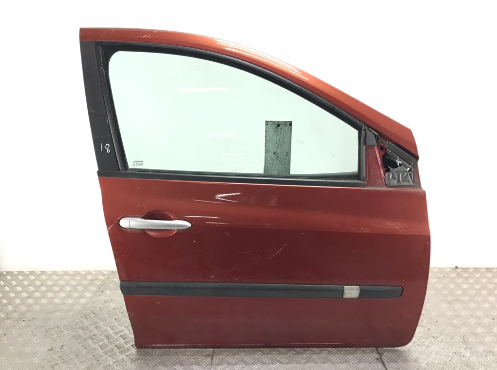 Дверь передняя правая для Renault Clio, 2007 г. 1.5 DCi дизель б/у