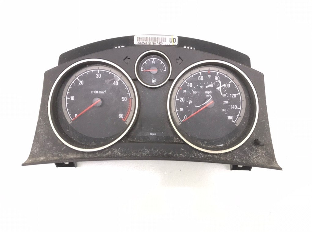 Щиток приборов (приборная панель) для Opel Astra, 2008 г. 1.9 CDTi дизель б/у