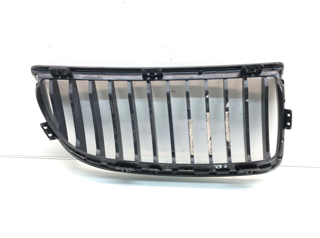Решетка радиатора для BMW 3 E90/E91/E92/E93, 2007 г. 2.0 TD дизель б/у — фото 2