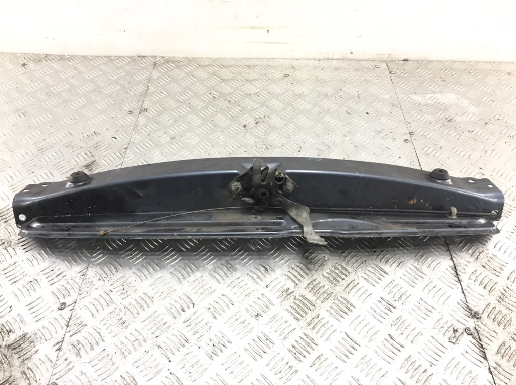 Планка под капот для Citroen Xsara Picasso, 2005 г. 1.6 i бензин б/у