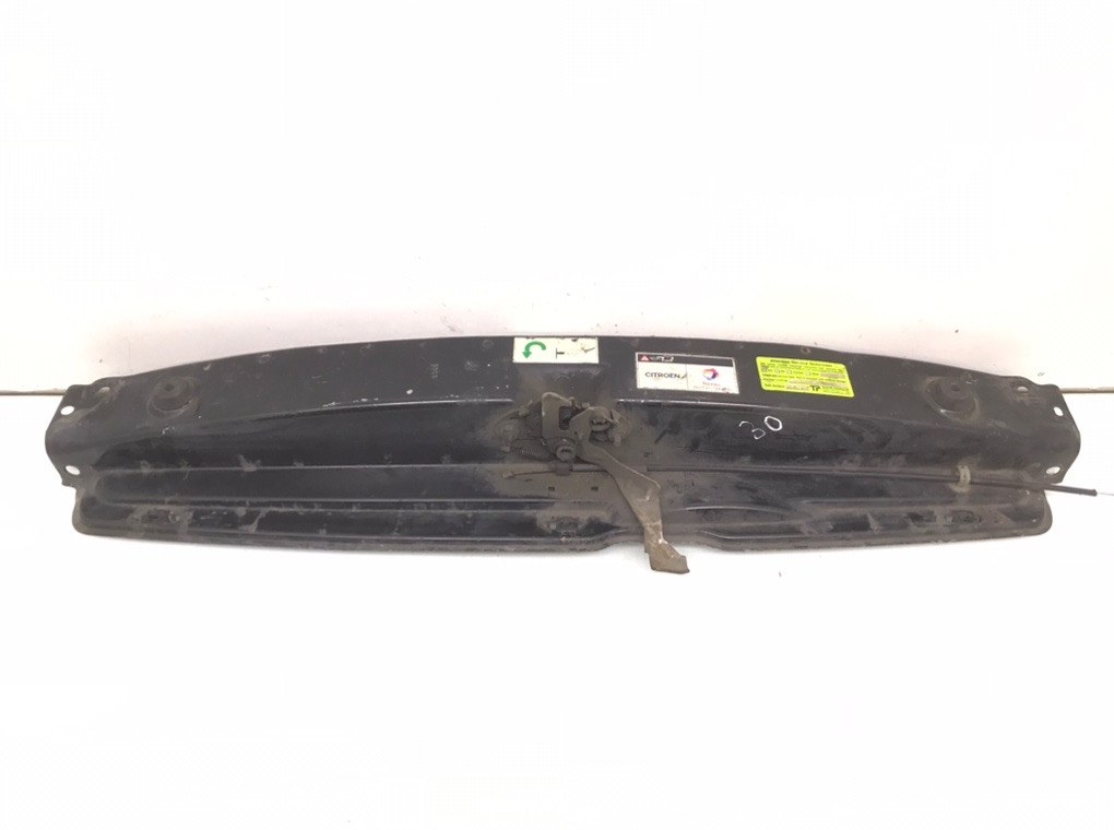 Планка под капот для Citroen Xsara Picasso, 2005 г. 1.6 i бензин б/у