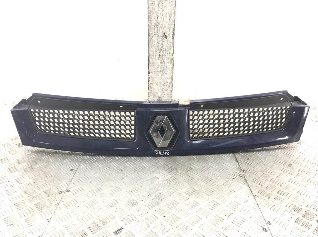 Решетка радиатора для Renault Master, 2006 г. 2.5 DCi дизель б/у