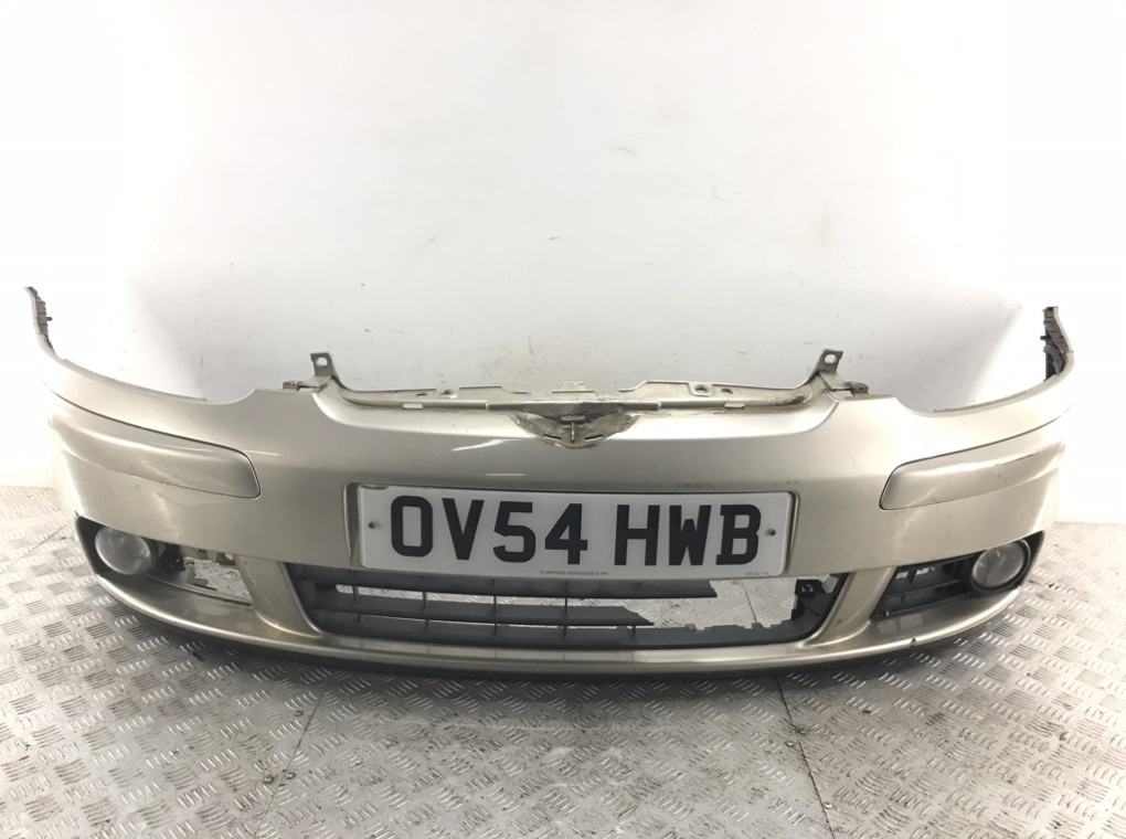 Бампер передний для Volkswagen Golf, 2004 г. 2.0 TDi дизель б/у