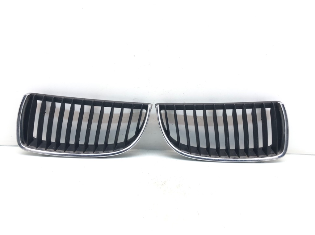 Решетка радиатора для BMW 3 E90/E91/E92/E93, 2006 г. 2.0 TD дизель б/у