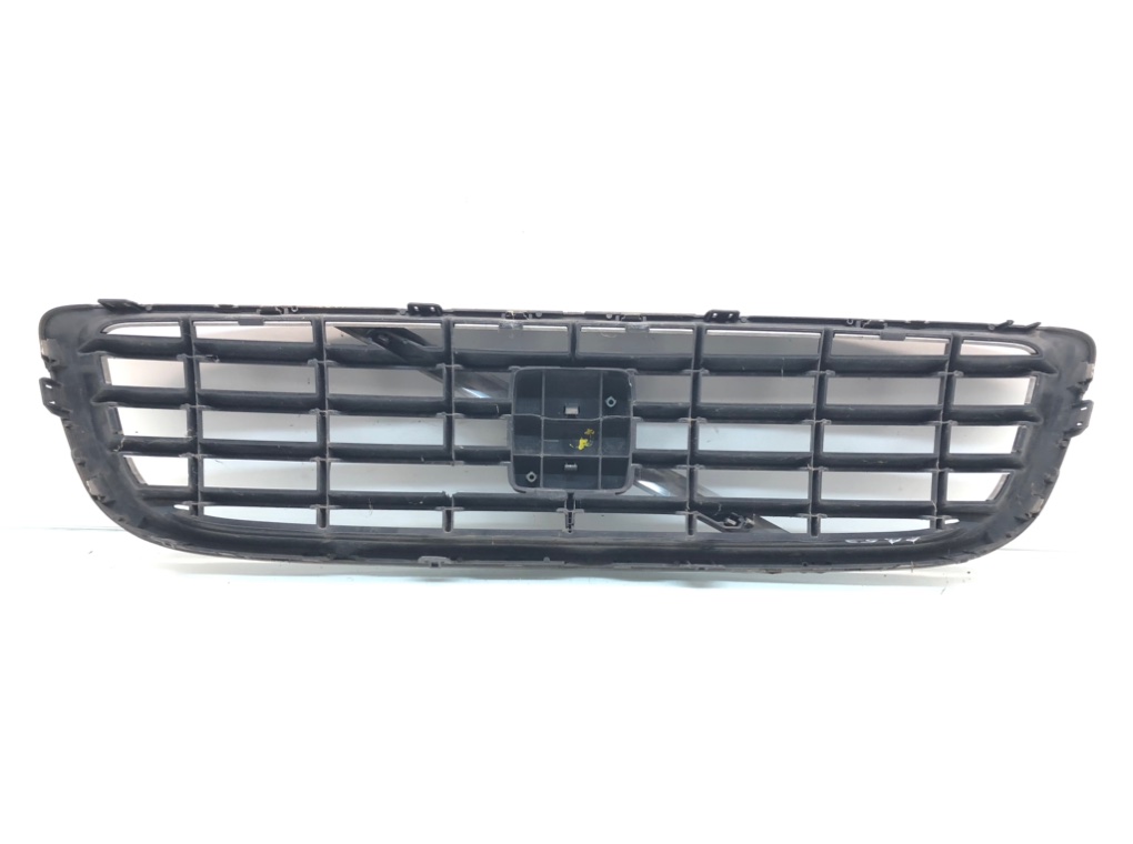 Решетка радиатора для Volvo V50, 2008 г. 2.0 TD дизель б/у — фото 2