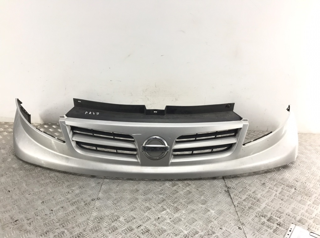 Решетка радиатора для Nissan Primastar, 2013 г. 2.0 DCi дизель б/у