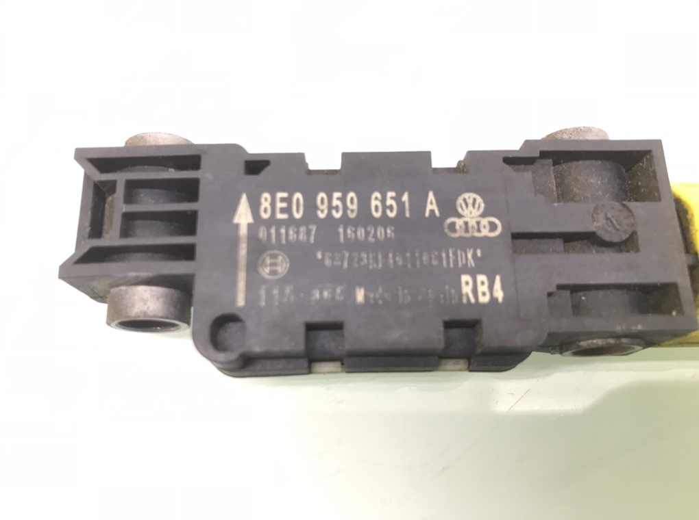 Датчик удара для Audi A4, 2006 г. 1.8 Ti бензин б/у — фото 4