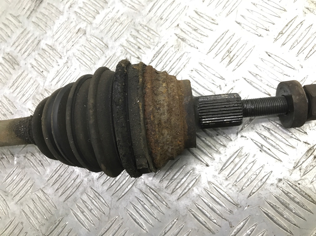 Полуось передняя левая (приводной вал, ШРУС) для Volkswagen Golf, 2006 г. 2.0 SDi дизель б/у — фото 3