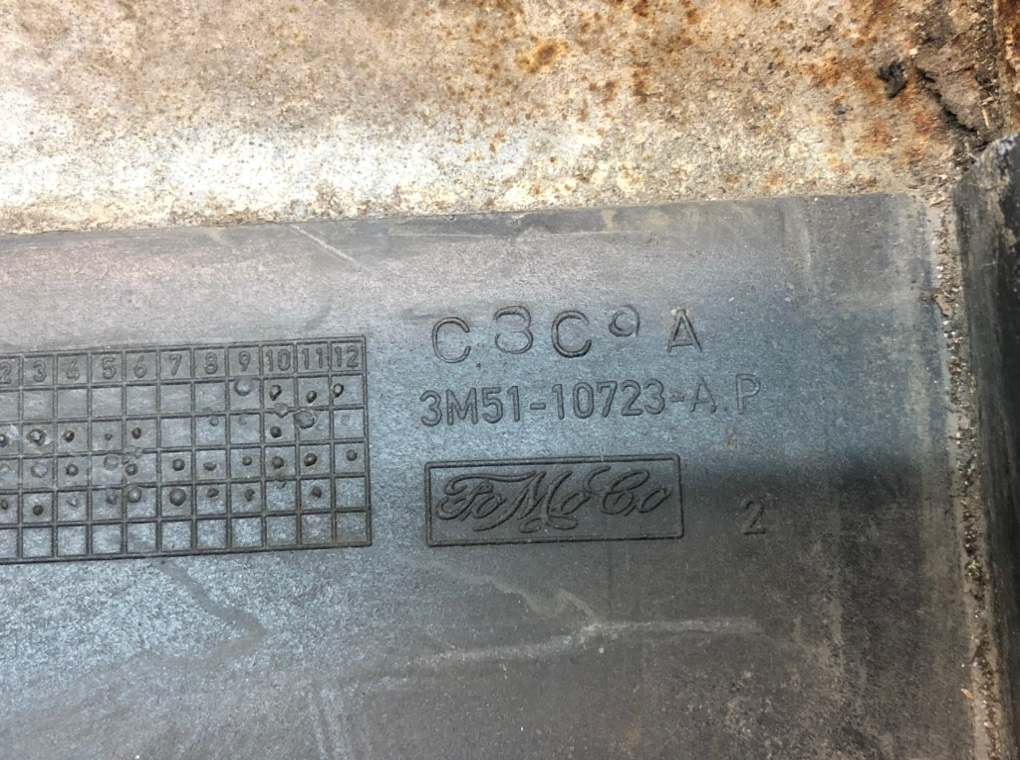 Полка аккумулятора для Ford Focus, 2006 г. 1.6 i бензин б/у — фото 7