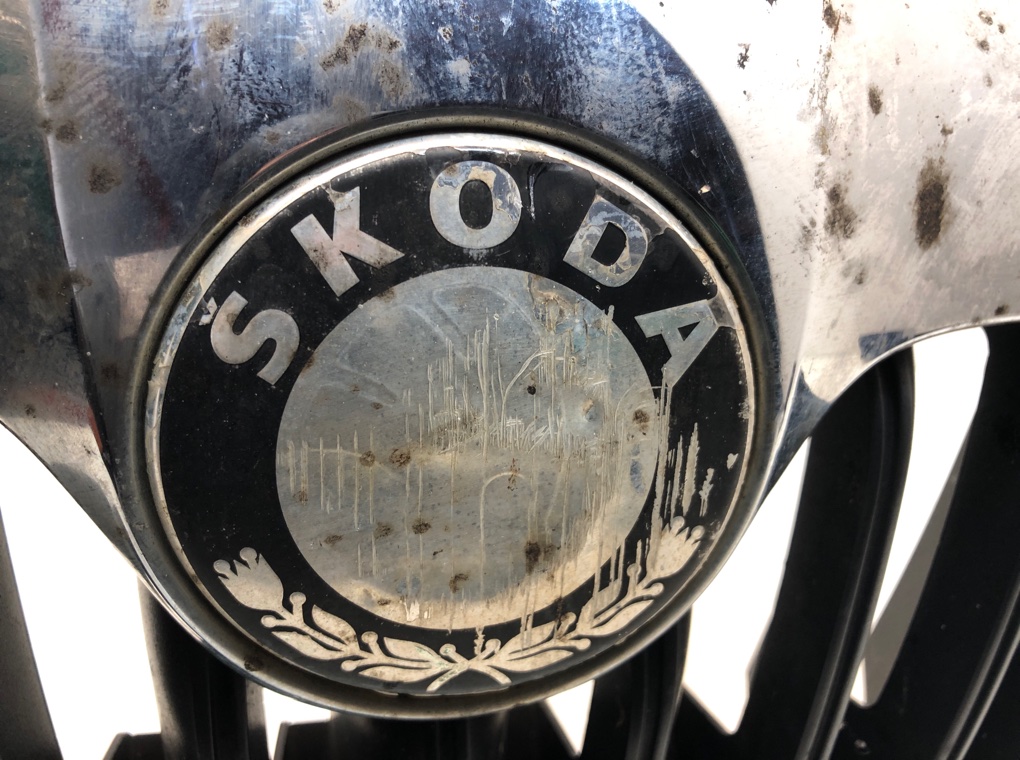 Решетка радиатора для Skoda Octavia, 2010 г. 1.6 TDi дизель б/у — фото 3