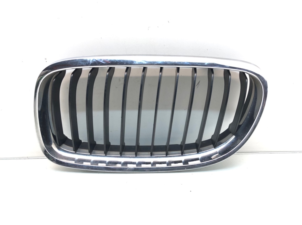 Решетка радиатора для BMW 3 E90/E91/E92/E93, 2010 г. 2.0 TD дизель б/у