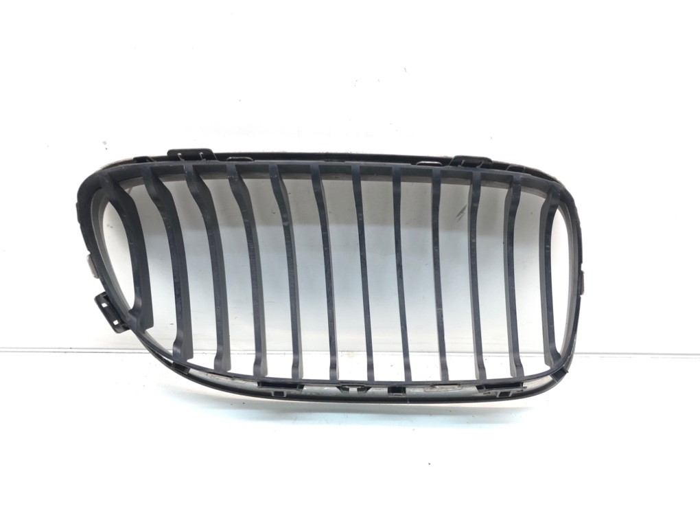 Решетка радиатора для BMW 3 E90/E91/E92/E93, 2010 г. 2.0 TD дизель б/у — фото 2