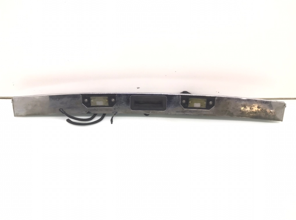 Накладка подсветки номера для Ford Focus, 2010 г. 2.0 TDCi дизель б/у — фото 2