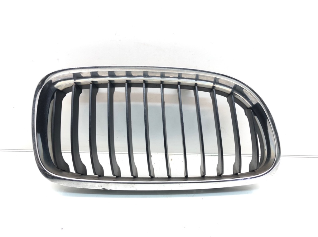 Решетка радиатора для BMW 3 E90/E91/E92/E93, 2010 г. 2.0 TD дизель б/у