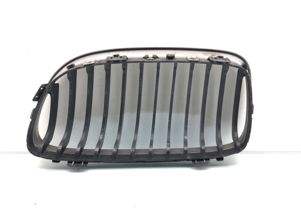 Решетка радиатора для BMW 3 E90/E91/E92/E93, 2010 г. 2.0 TD дизель б/у — фото 2