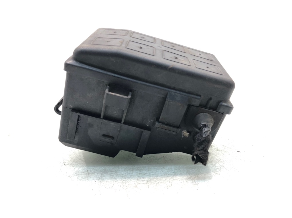 Блок предохранителей для Opel Astra, 2004 г. 1.7 CDTi дизель б/у — фото 5
