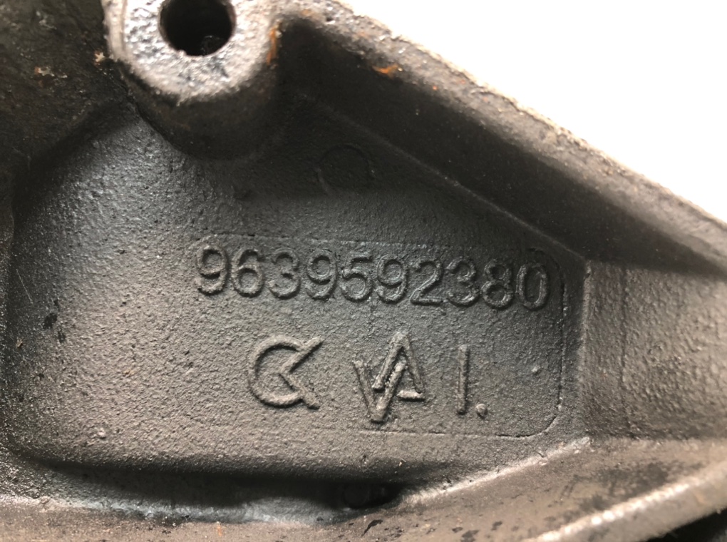 Кронштейн полуоси для Peugeot 307, 2004 г. 2.0 HDi дизель б/у — фото 7