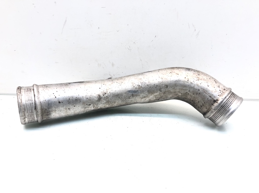 Патрубок интеркулера для Volvo V70, 2005 г. 2.4 D5 дизель б/у — фото 4