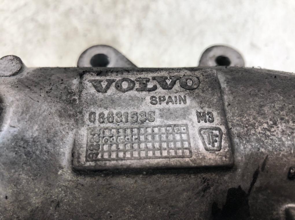 Патрубок воздушного фильтра для Volvo V70, 2005 г. 2.4 D5 дизель б/у — фото 5
