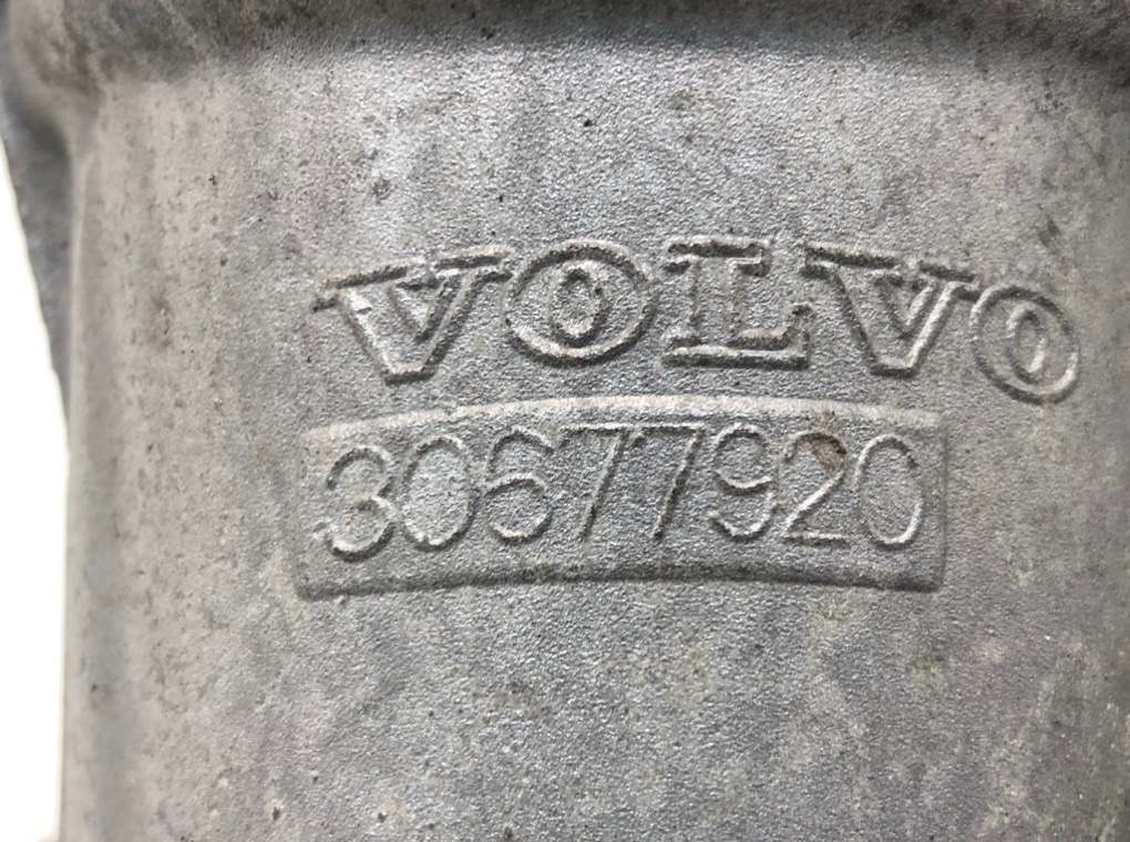 Корпус масляного фильтра для Volvo V70, 2005 г. 2.4 D5 дизель б/у — фото 7