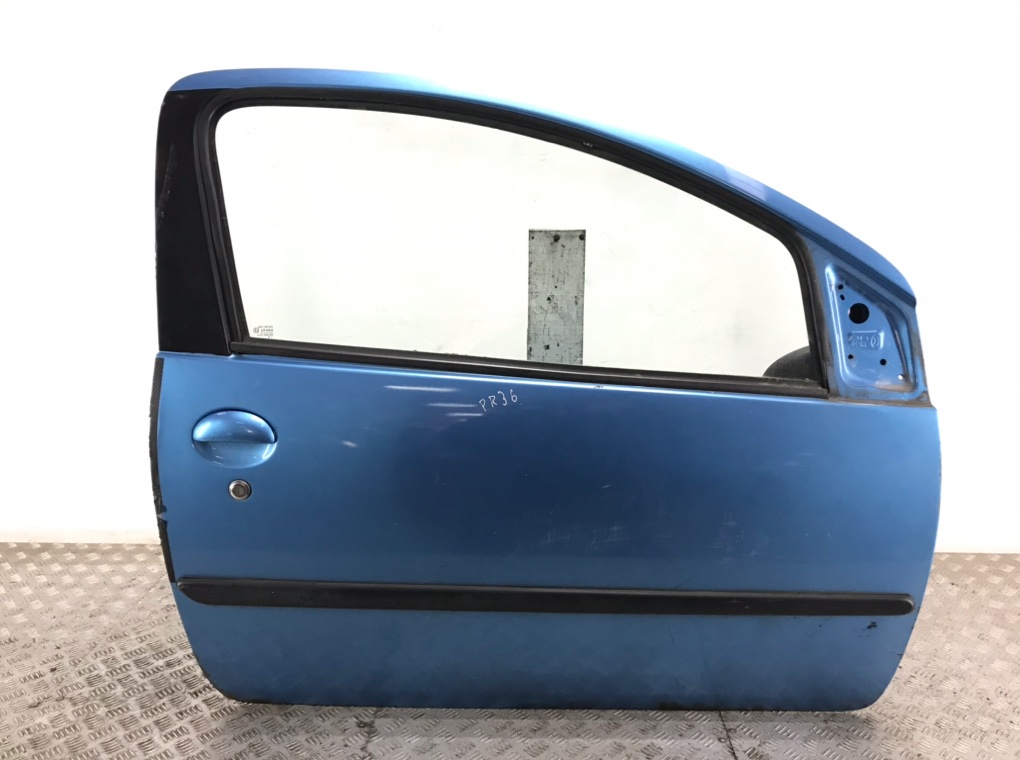 Дверь передняя правая для Peugeot 107, 2006 г. 1.0 i бензин б/у