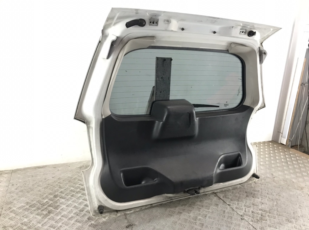 Крышка багажника для Peugeot 207, 2010 г. 1.6 HDi дизель б/у — фото 6
