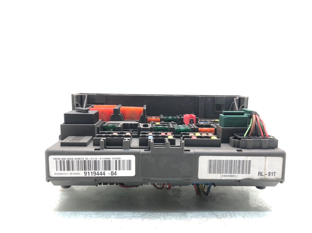 Блок предохранителей для BMW 3 E90/E91/E92/E93, 2010 г. 2.0 i бензин б/у — фото 2