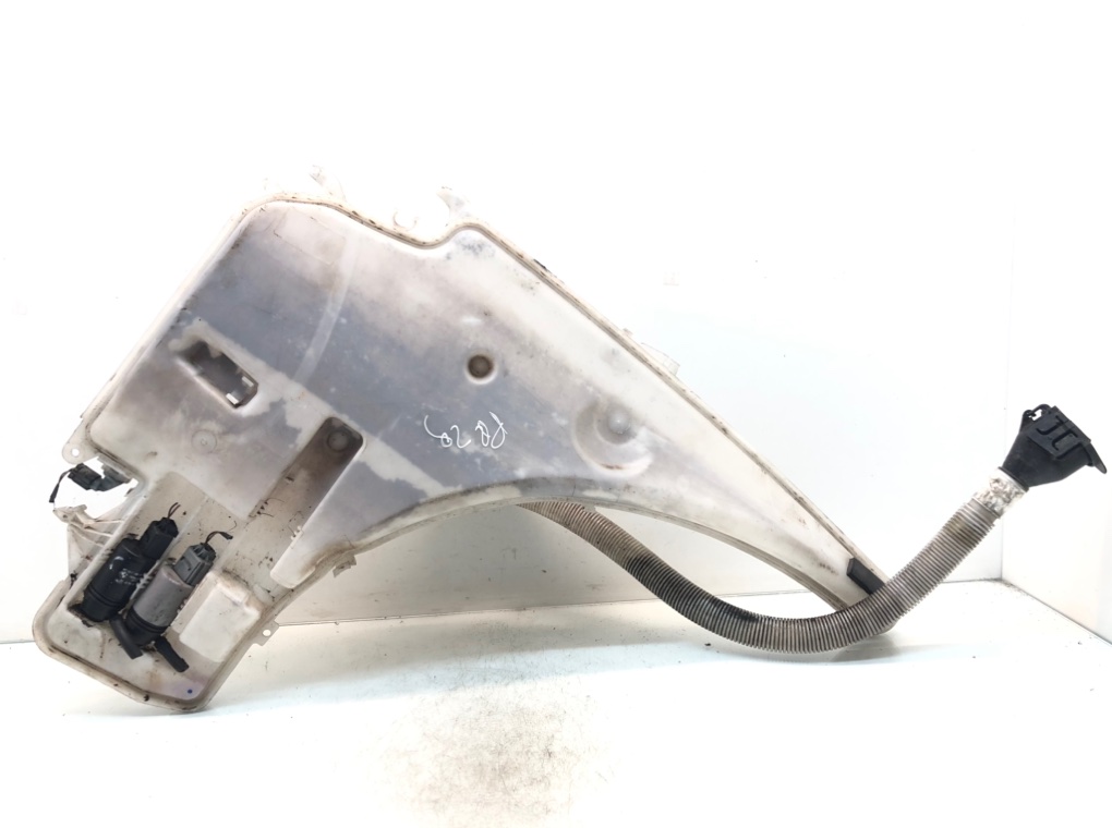 Бачок омывателя для BMW 3 E90/E91/E92/E93, 2010 г. 2.0 i бензин б/у