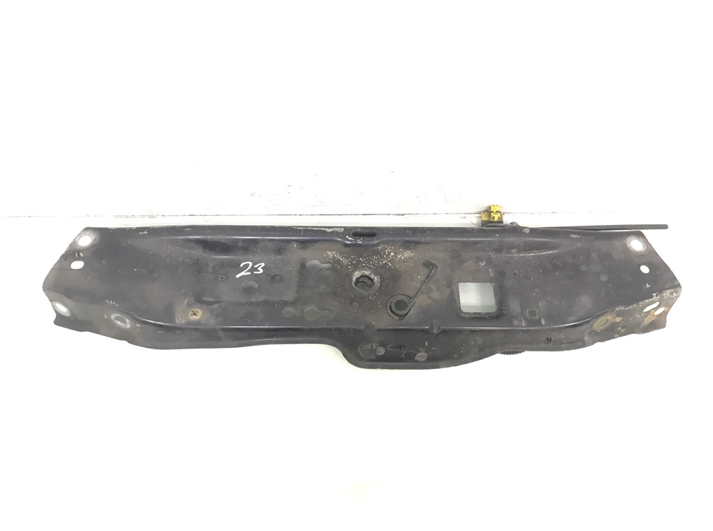 Планка под капот для Opel Zafira, 2010 г. 1.9 CDTi дизель б/у — фото 2