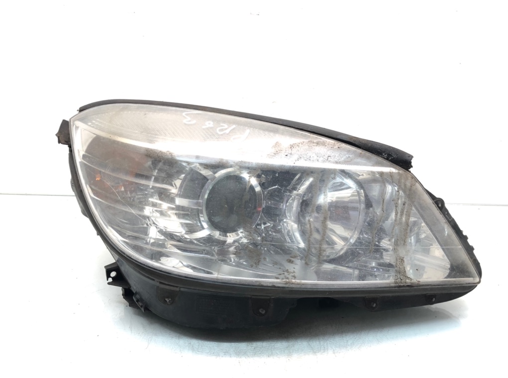 Фара правая для Mercedes C W204, 2009 г. 2.2 CDi дизель б/у