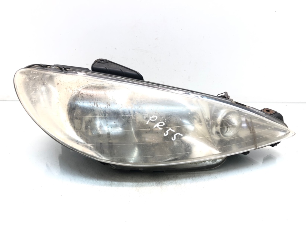 Фара правая для Peugeot 206, 2004 г. 1.4 i бензин б/у