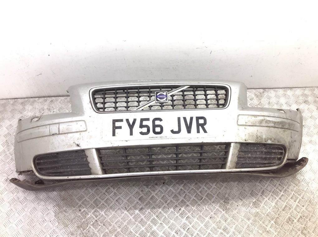 Бампер передний для Volvo S40, 2006 г. 2.0 TD дизель б/у