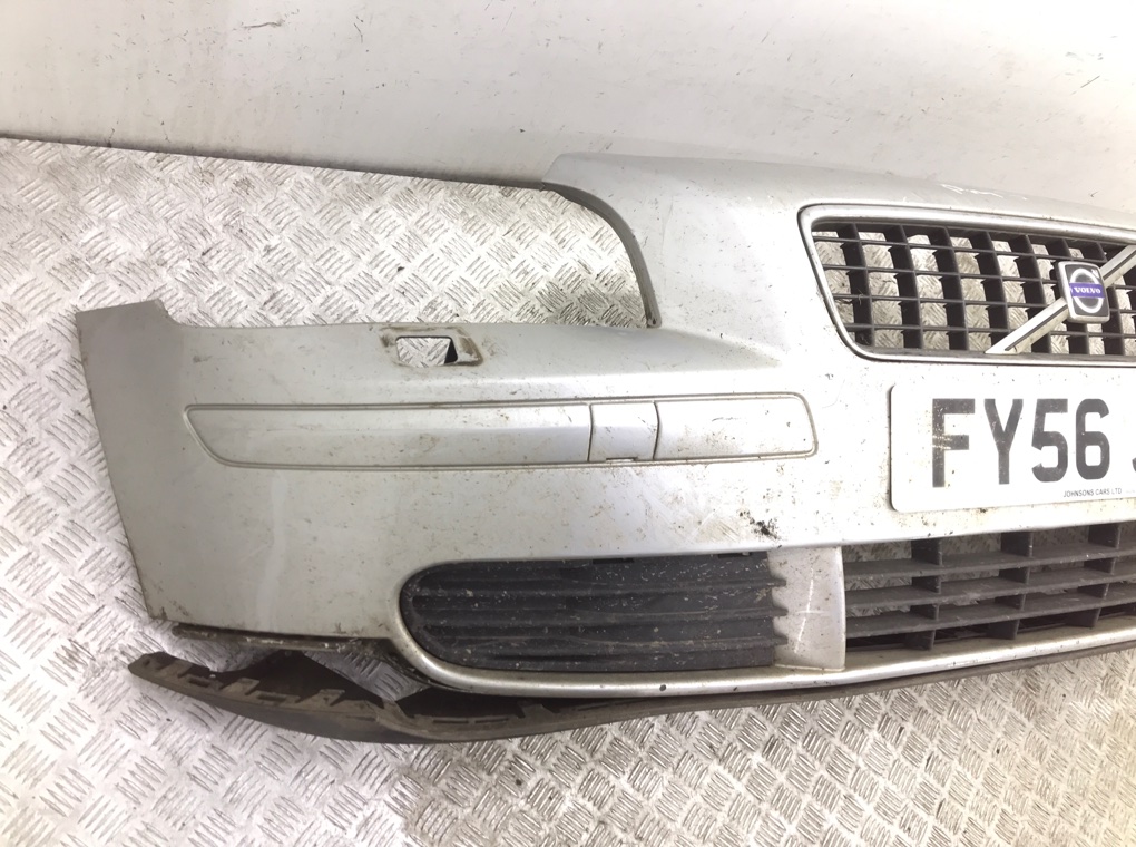 Бампер передний для Volvo S40, 2006 г. 2.0 TD дизель б/у — фото 3