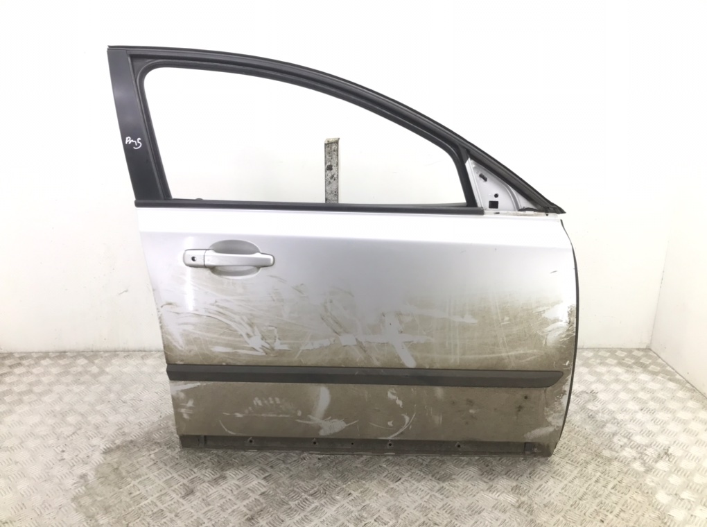 Дверь передняя правая для Volvo S40, 2006 г. 2.0 TD дизель б/у