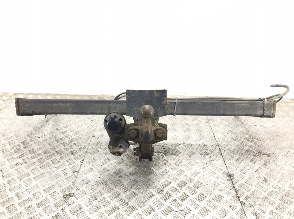 Прицепное устройство (фаркоп) для Volkswagen Passat, 2006 г. 2.0 TDi дизель б/у
