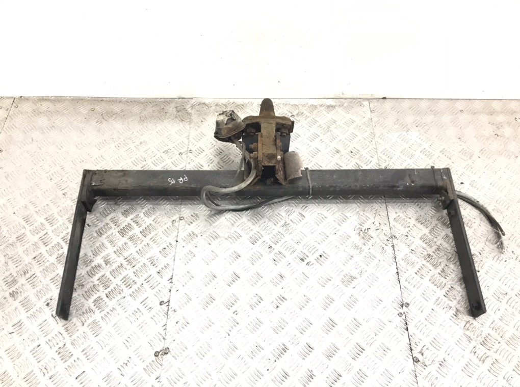 Прицепное устройство (фаркоп) для Volkswagen Passat, 2006 г. 2.0 TDi дизель б/у — фото 4