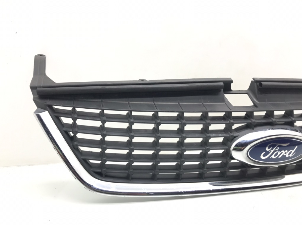 Решетка радиатора для Ford Mondeo, 2007 г. 2.0 TDCi дизель б/у — фото 5