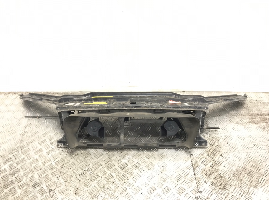 Планка под капот для Volvo S60, 2004 г. 2.0 Ti бензин б/у
