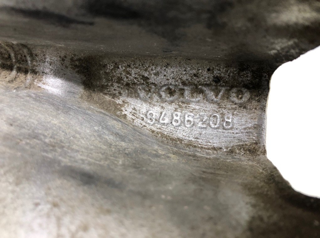 Коллектор впускной для Volvo V70, 2004 г. 2.4 i бензин б/у — фото 8
