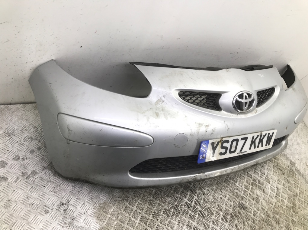 Бампер передний для Toyota Aygo, 2007 г. 1.0 i бензин б/у — фото 2
