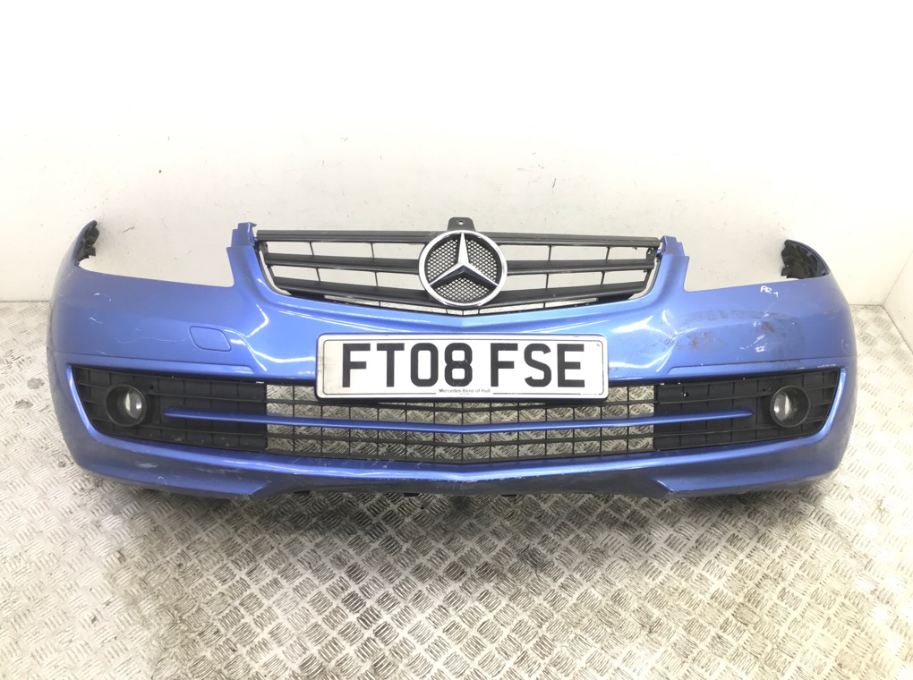 Бампер передний для Mercedes A W169, 2008 г. 2.0 CDi дизель б/у