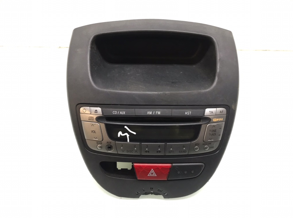 Магнитола для Peugeot 107, 2007 г. 1.0 i бензин б/у
